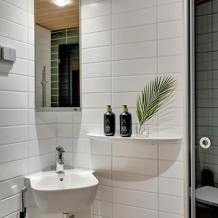 Fellas By Hilla * Akaslompolo